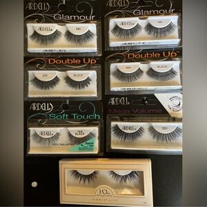 7 pairs of lashes